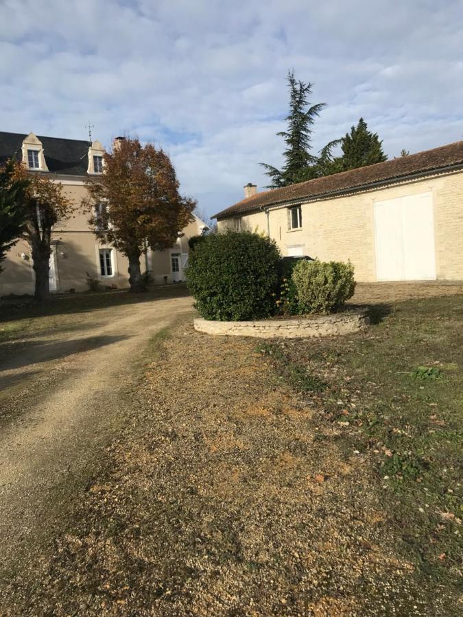 La Maladrie Bed & Breakfast Vouzailles Eksteriør bilde
